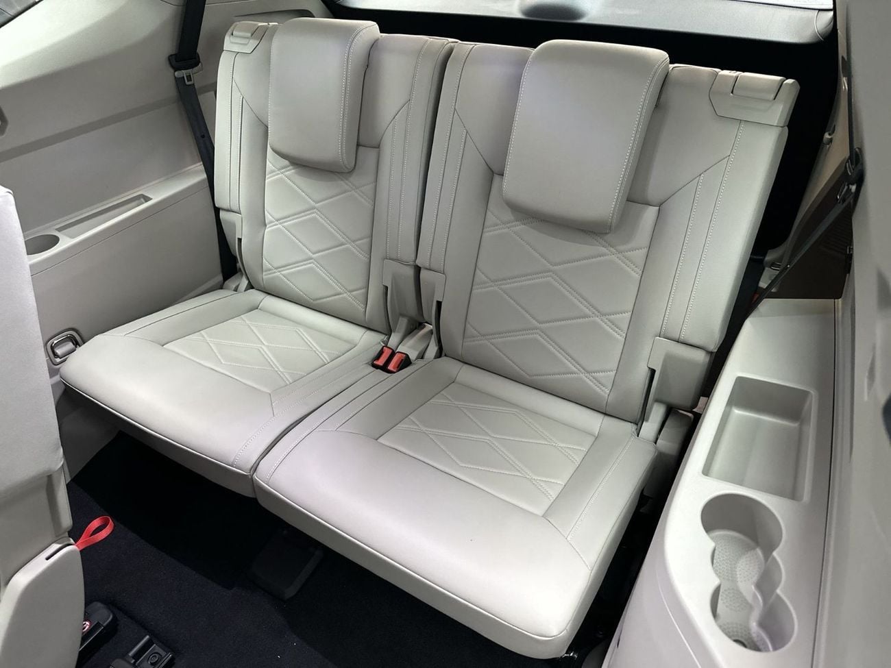 فولكس واجن تيرامونت Trendline 2.0L (Ref#54810) / WAS 149,900 AED - NOW 138,900 AED