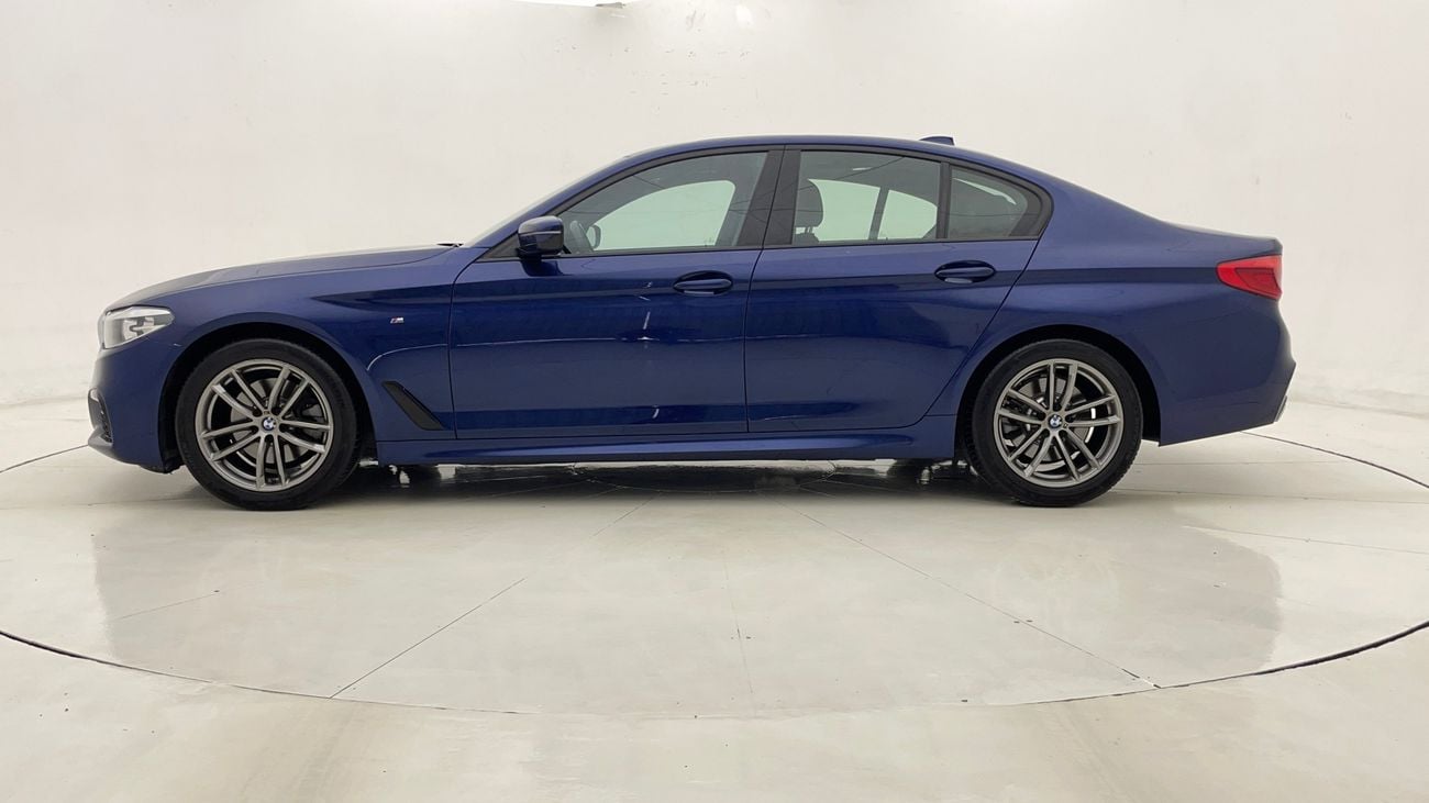 بي أم دبليو 520i M SPORT 2 | بدون دفعة مقدمة | اختبار القيادة في المنزل