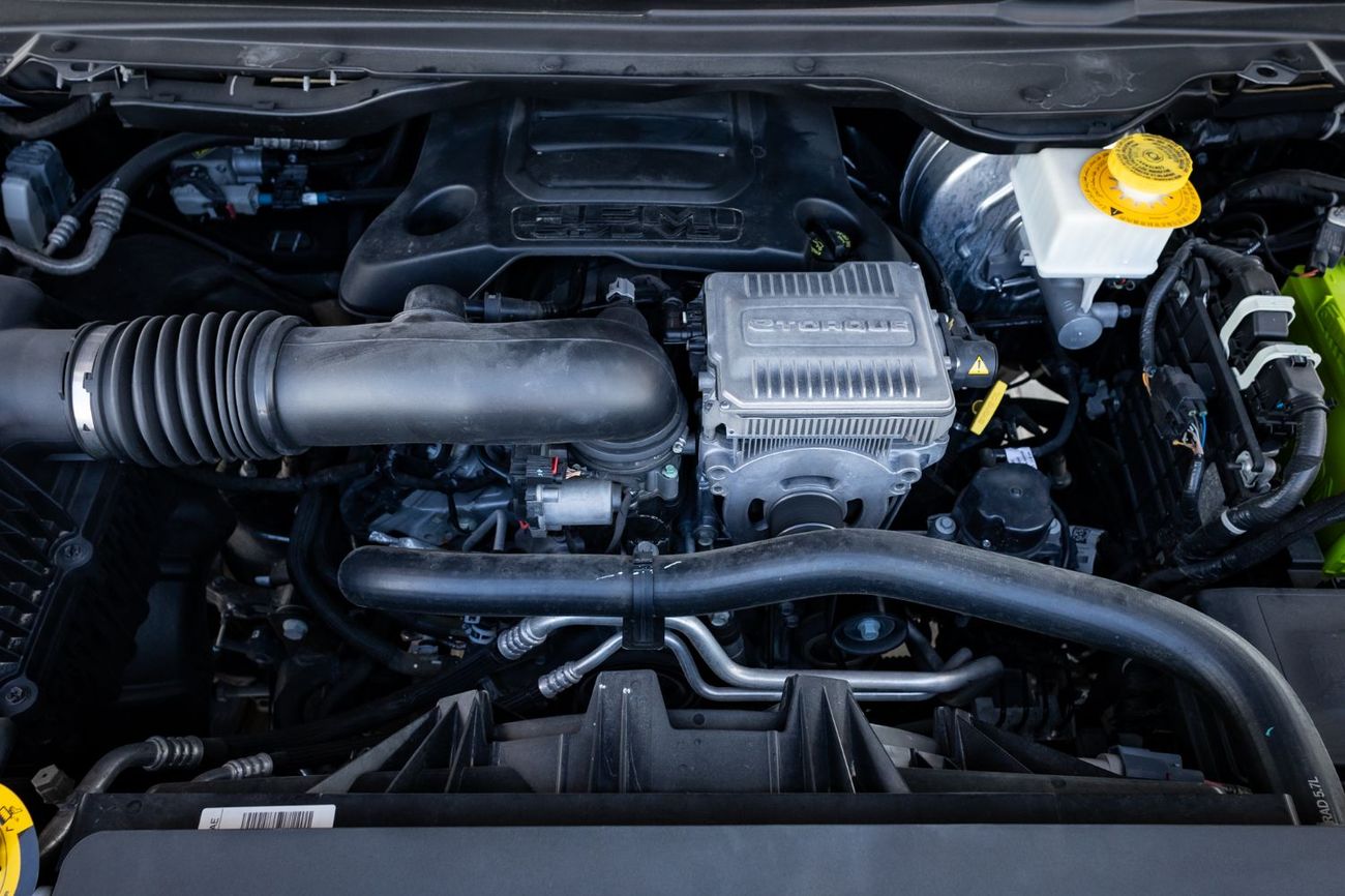 RAM 1500 Limited Crew Cab 5.7L