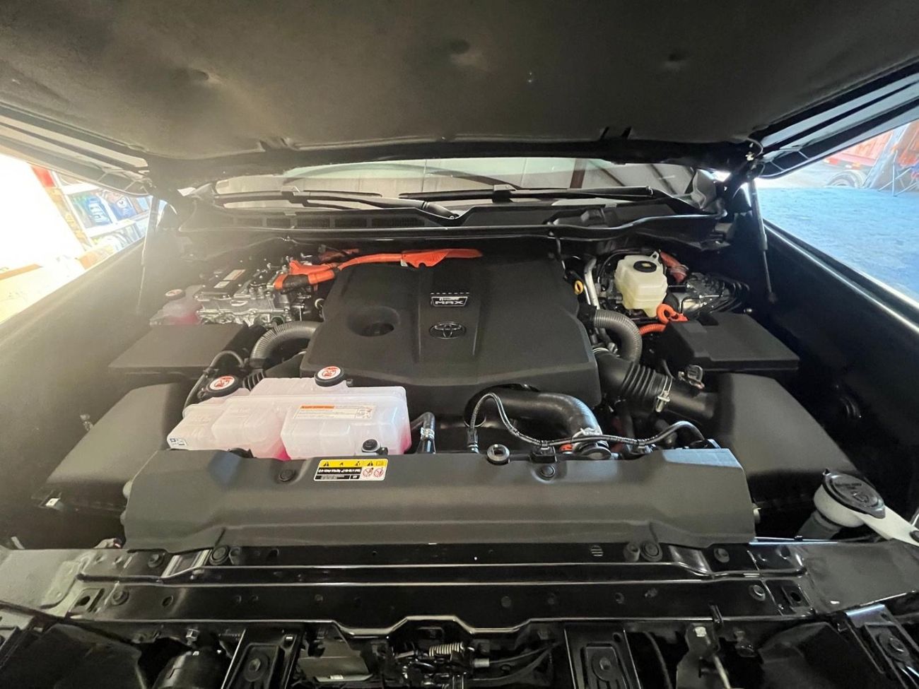 Toyota Sequoia CAPSTONE 3.4 L HYBRID