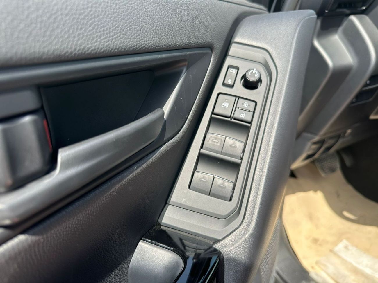 تويوتا لاند كروزر TOYOTA LANDCRUISER 4.0 GXR BASIC 2024 BLACK