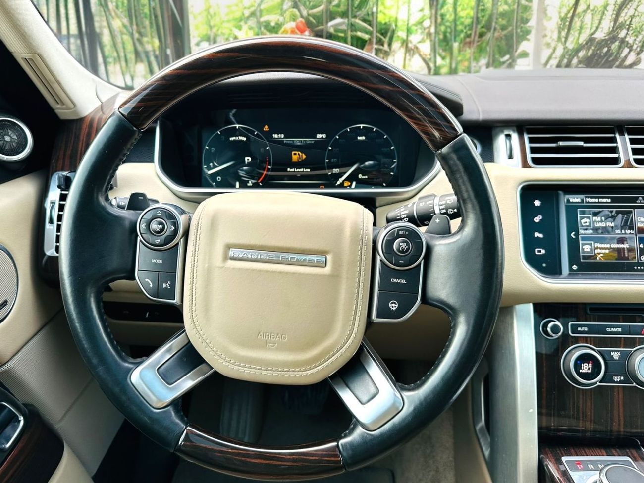 Land Rover Range Rover Vogue 5.0L Vogue HSE 5.0L V8 | 2016 | GCC SPECS | AED 1,850 Per Month