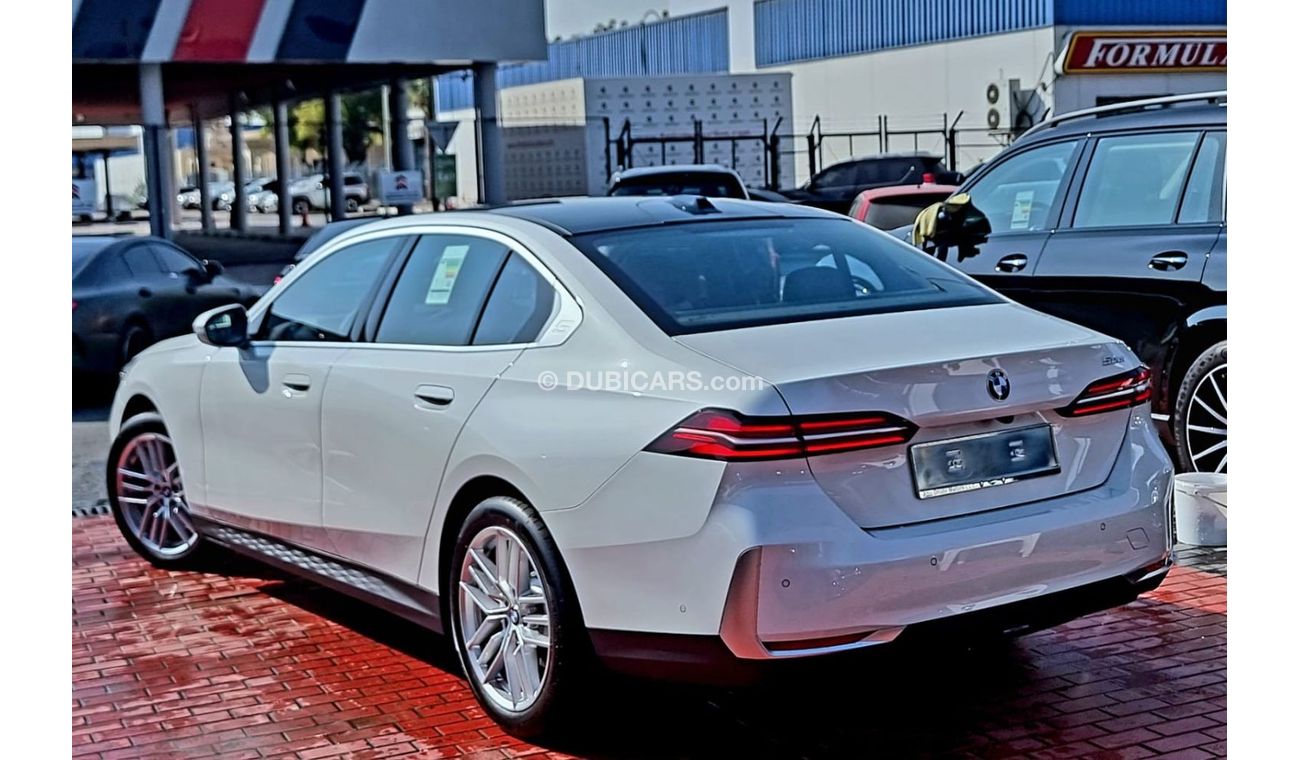 بي أم دبليو 520i i Warranty & Service 2024 GCC