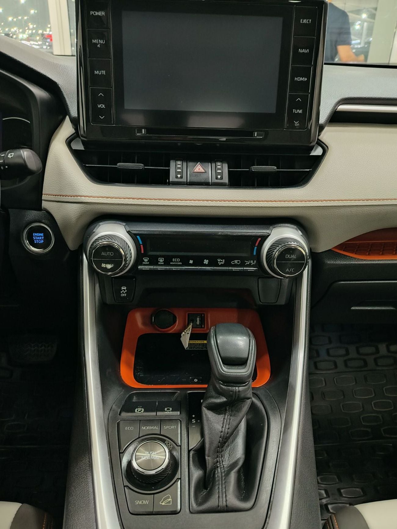 Toyota RAV4 ADVENTURE