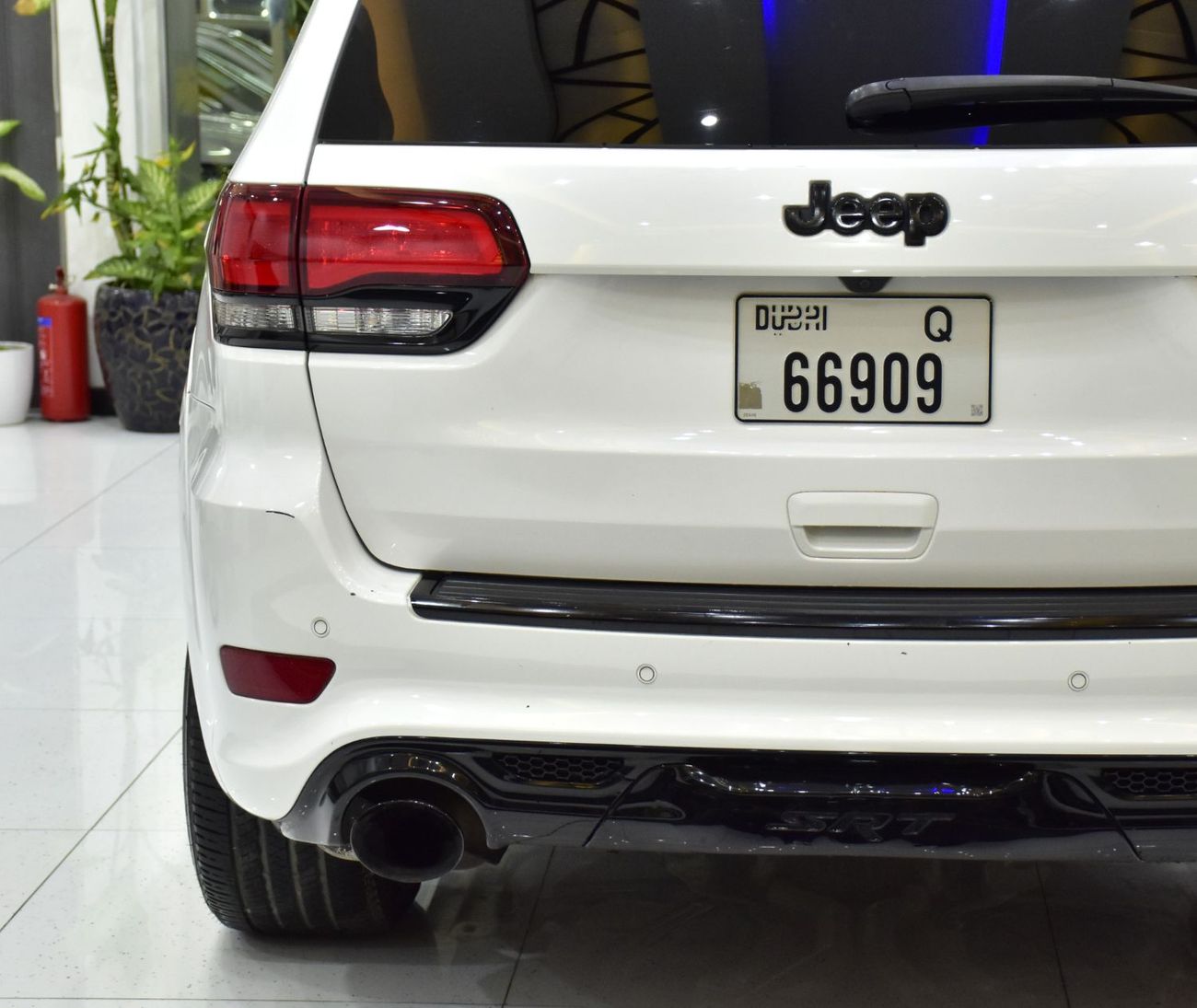 جيب جراند شيروكي EXCELLENT DEAL for our Jeep Grand Cherokee SRT ( 2020 Model ) in White Color Canadian Specs