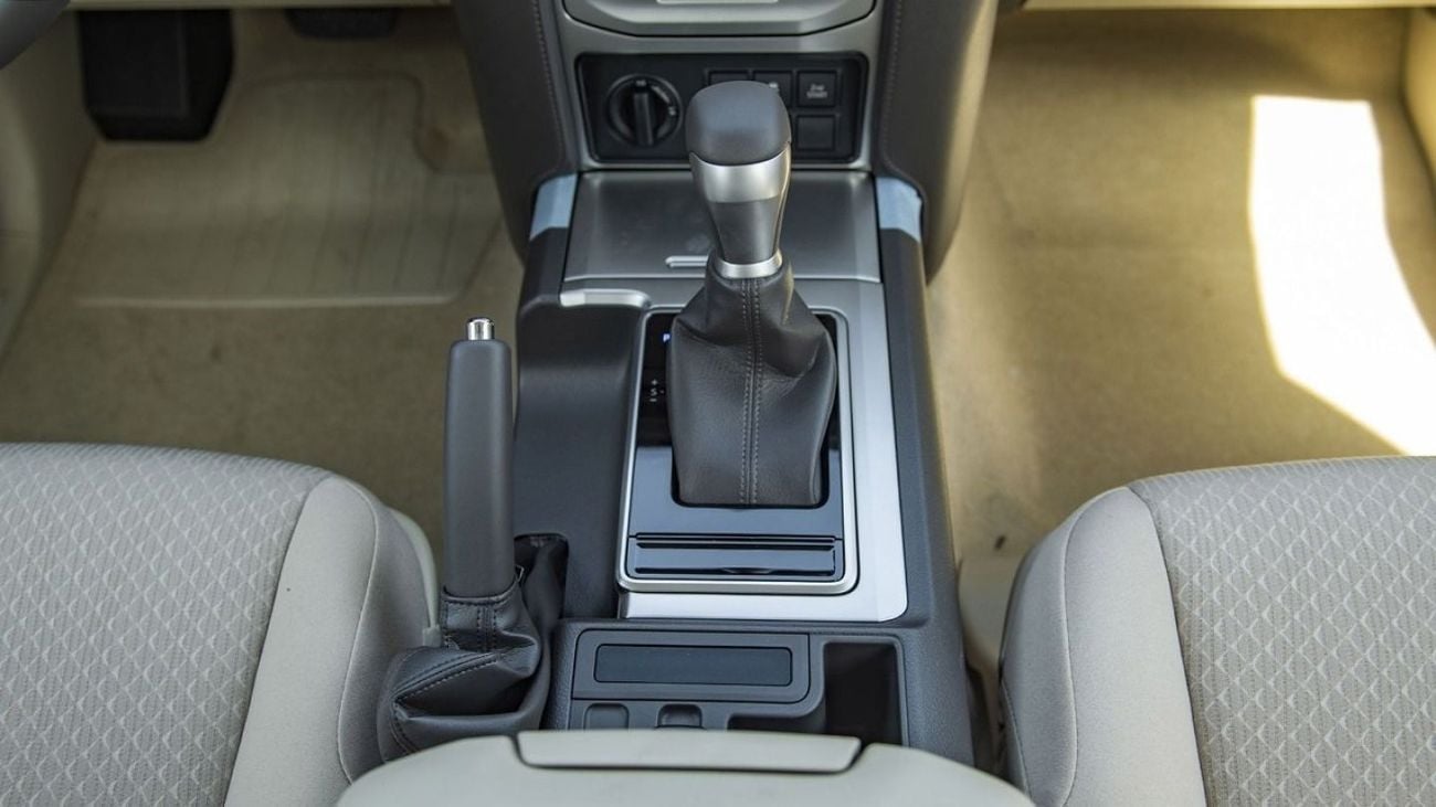 تويوتا برادو Toyota Prado VX 4.0L petrol 2023