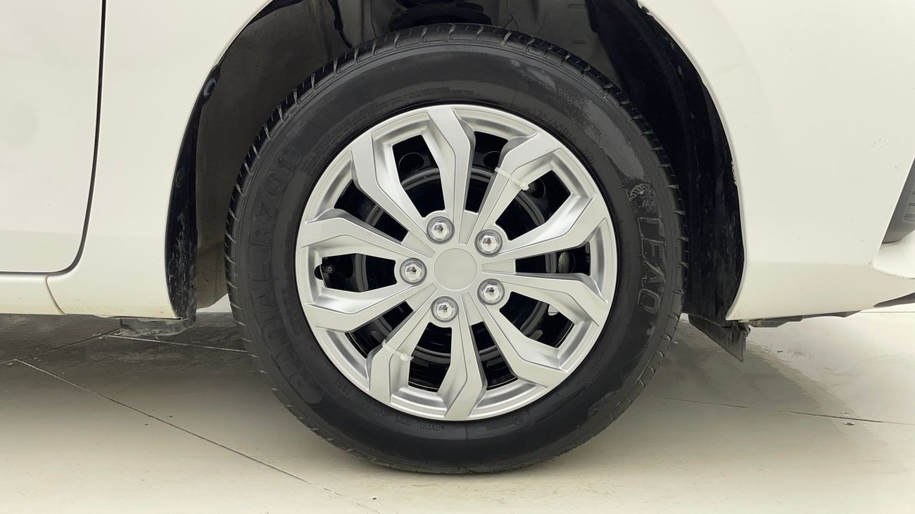 تويوتا يارس SE/E 1.5 | بدون دفعة مقدمة | اختبار قيادة مجاني للمنزل