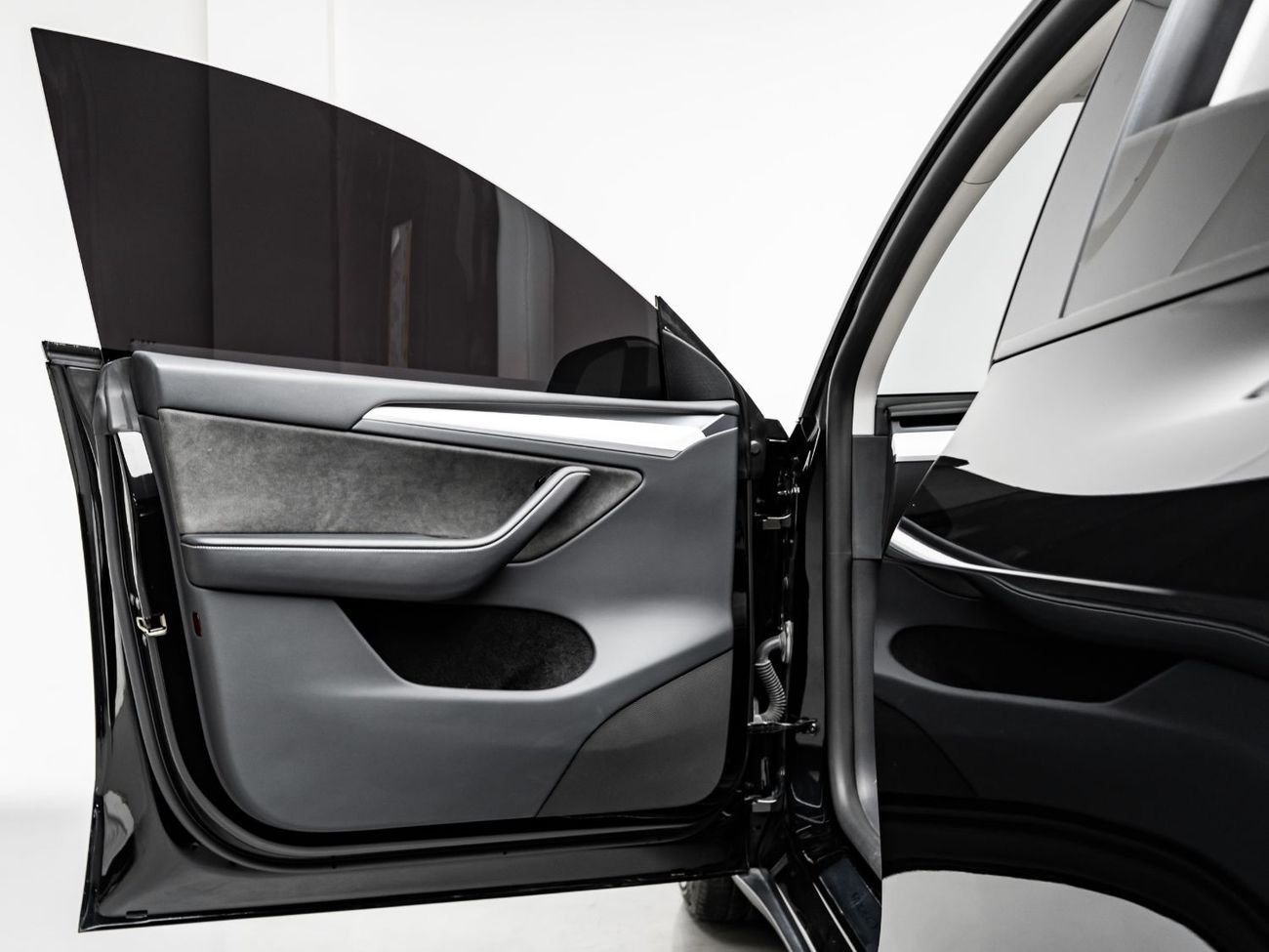 Tesla Model Y Performance (AWD) 2024 Tesla Model Y Performance, 75kWH, 4WD, 527bhp, 1 Speed Auto