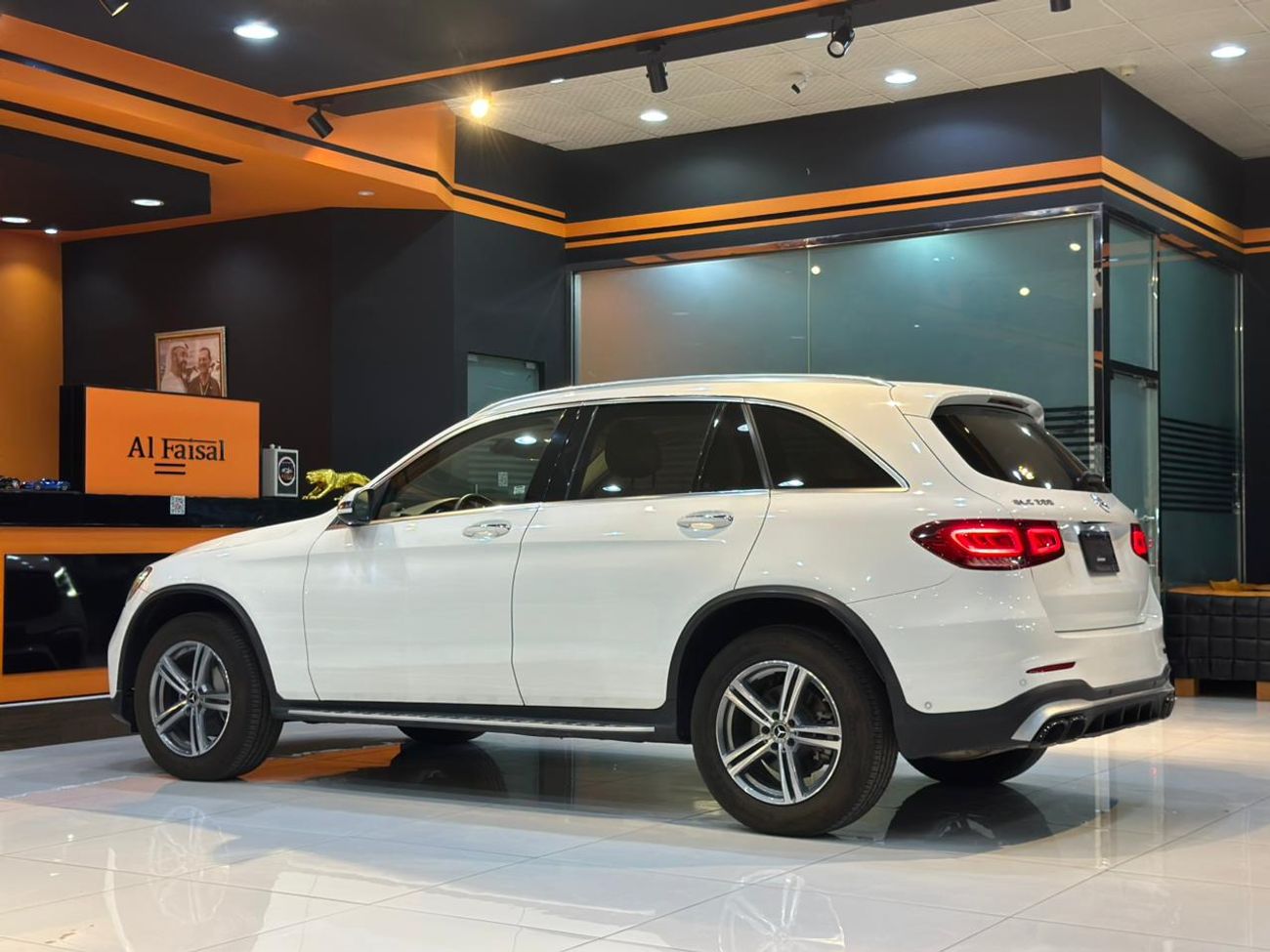 Mercedes-Benz GLC 300 2.0L REAR WHEEL DRIVE