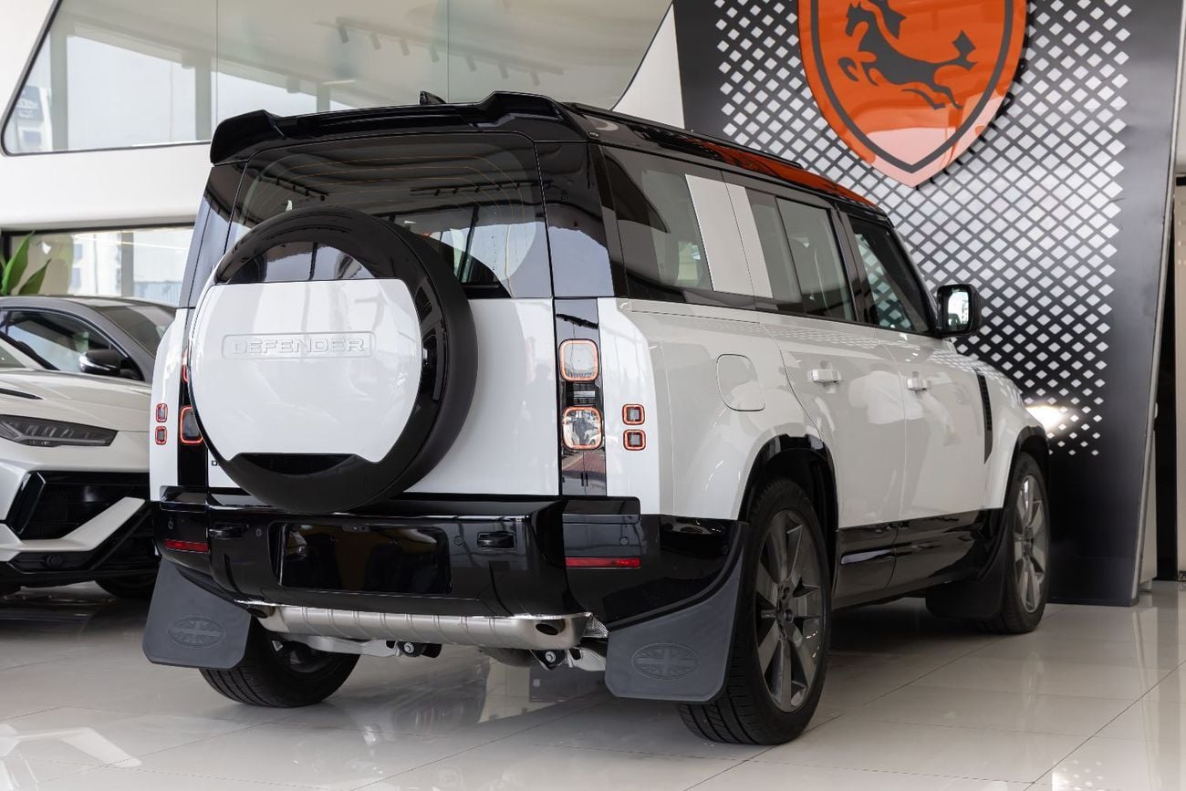 لاند روفر ديفندر Land Rover Defender | 110 X-Dynamic HSE (P400) | GCC Specs | 2026 (Export)