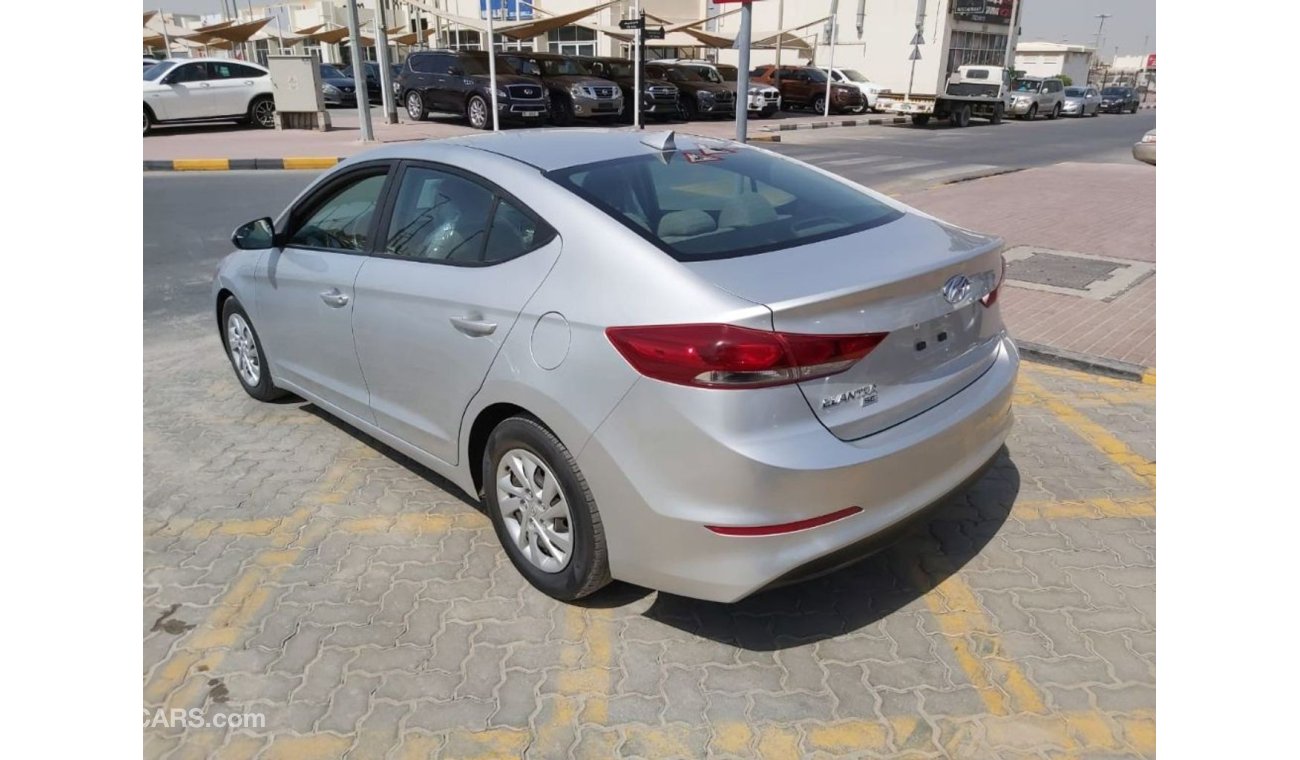 Hyundai Elantra SE