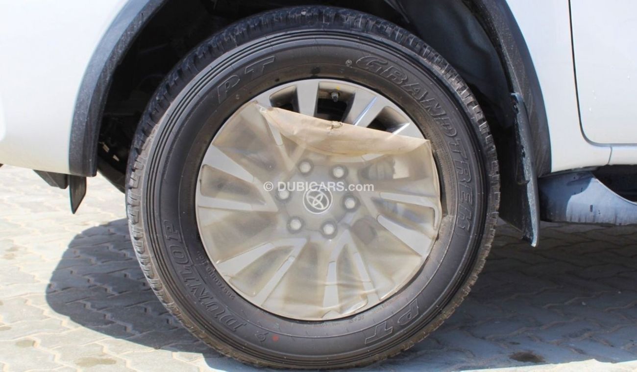 Toyota Fortuner Технические особенности РАЗМЕРЫ Дx Шx В (мм) 4795 X 1855 X 1835 КОЛЕСНАЯ БАЗА (мм)2745 ДОРОЖНЫЙ ПРОС