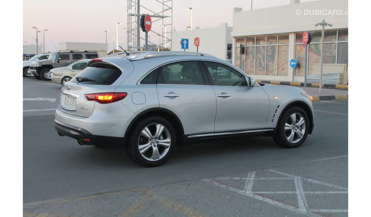 Infiniti FX35 Infiniti FX 35 GCC model 2009 in excellent condition