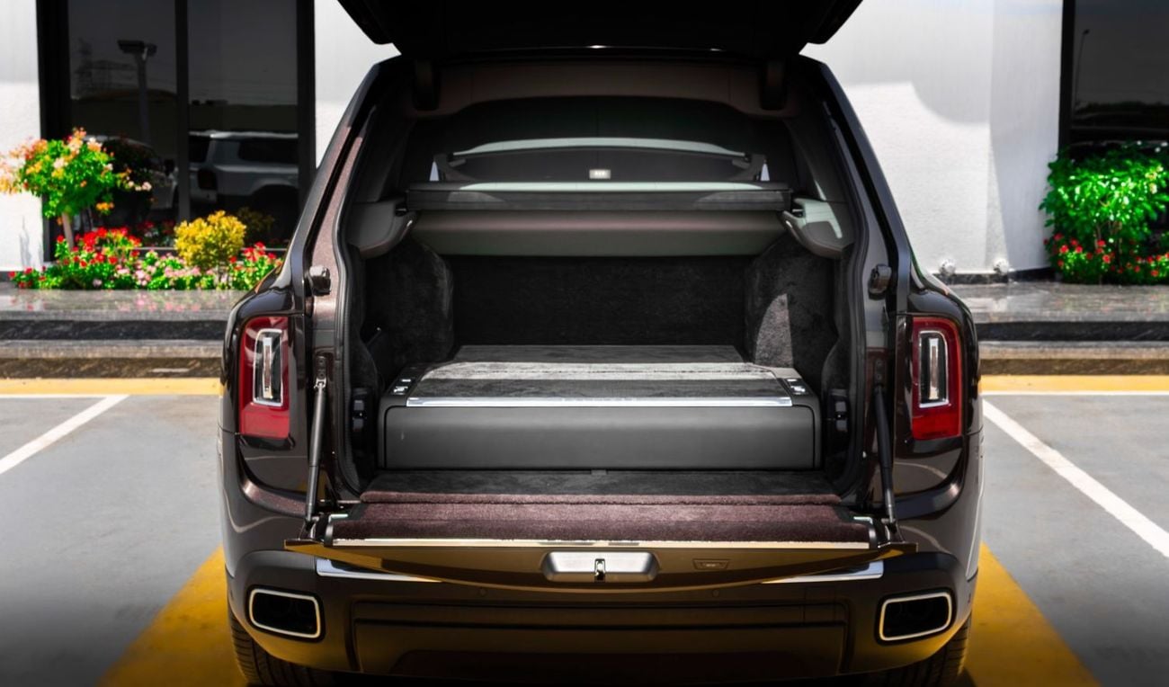 Rolls Royce Cullinan STD 2023 GCC 4 SEATS VIP DEALER WARRANTY AND SERVICES