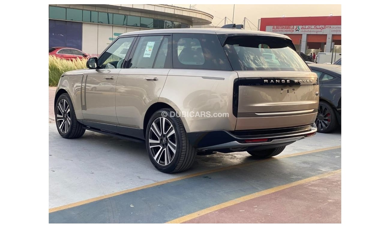 Land Rover Range Rover GOLD COLOR GCC SPEC UNDER WARRANTY AND SERVICE
