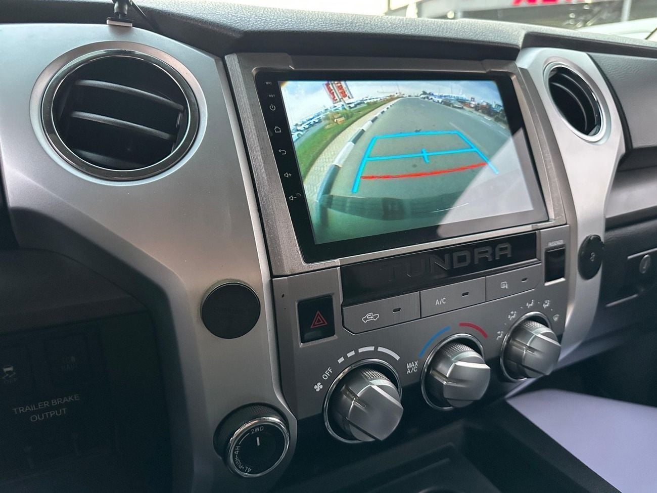 Toyota Tundra STD (NON GCC) Std 5.7L