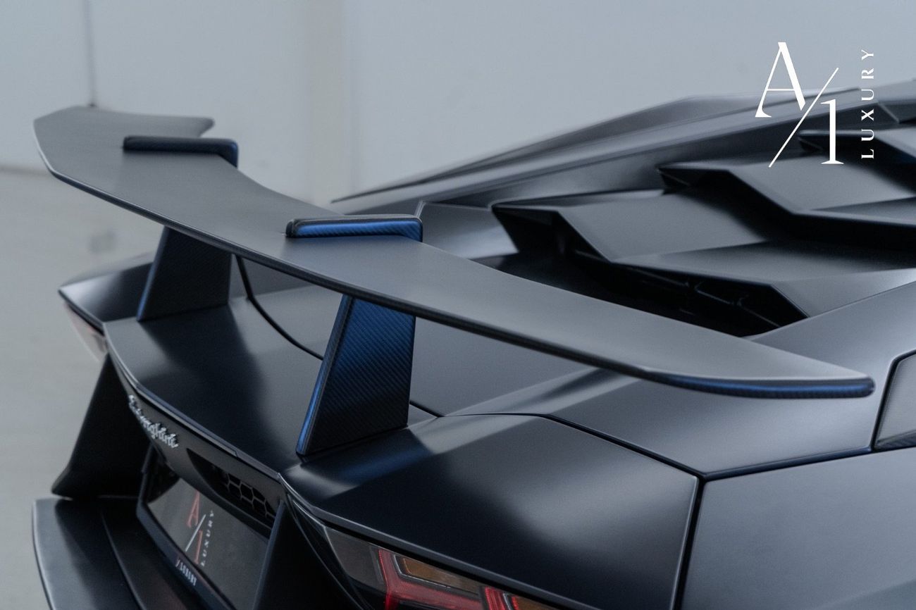 Lamborghini Aventador 6.5L V12 2015 Lamborghini Aventador SV Kit V12, Very Low Kms, Excellent Condition, GCC Spec