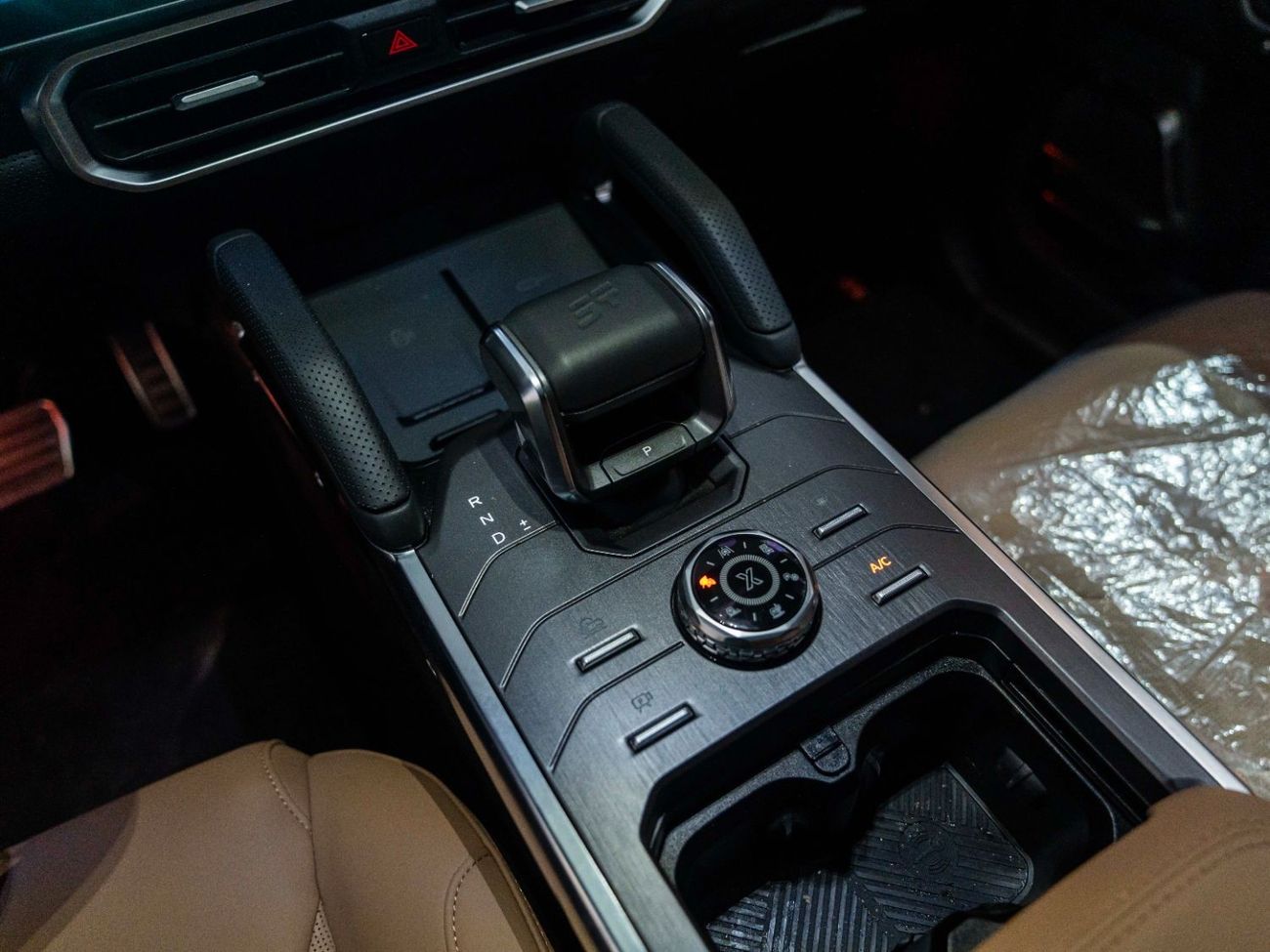 Jetour T2 AED 2,437 PM • T2 LUXURY • ONLY 5K KMS • 2.0 TURBOCHARGED • OFFICIAL JETOUR WARRANTY + SERVICE PLAN