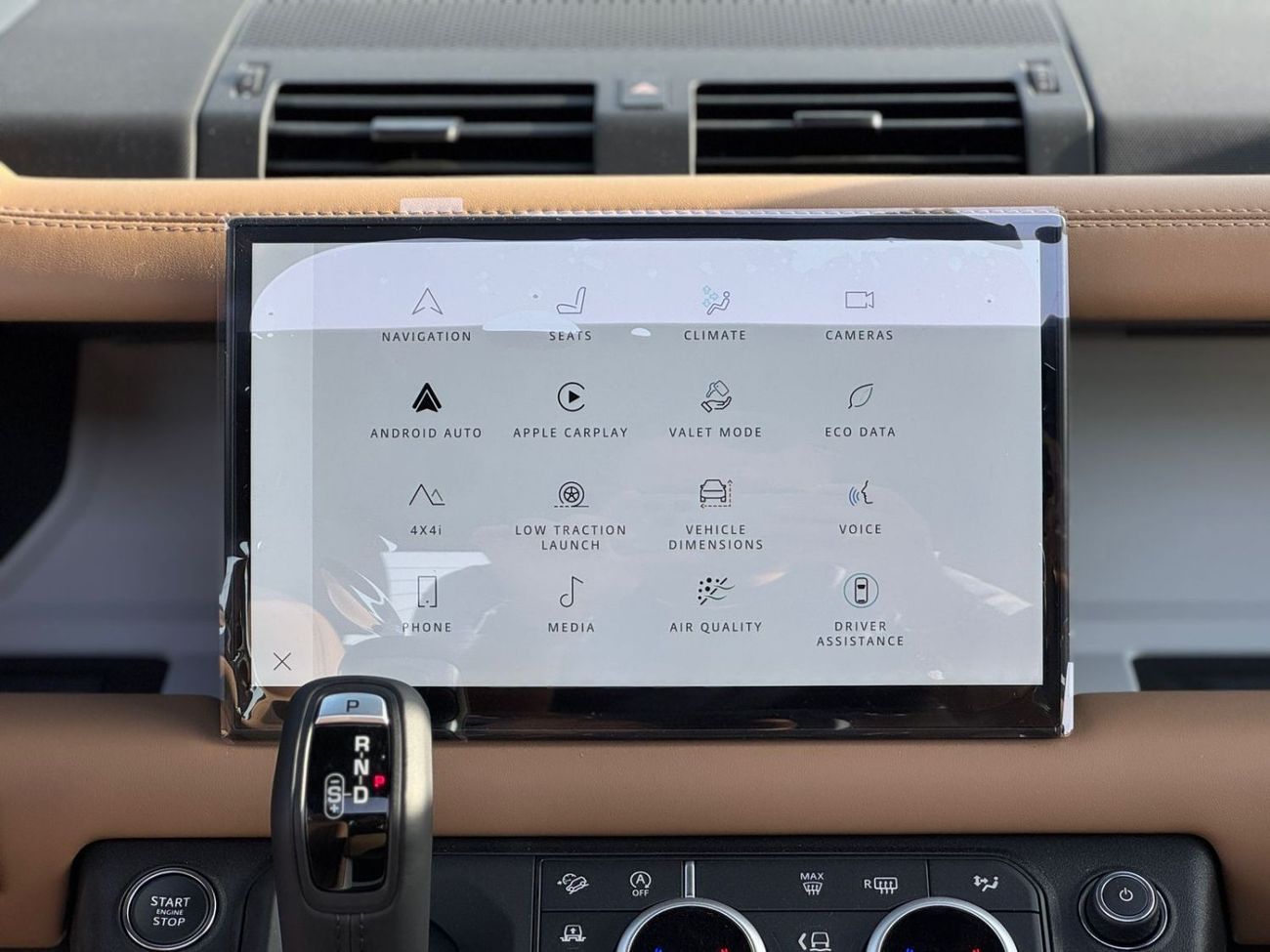 لاند روفر ديفندر Land Rover Defender P400 X-Dynamic SE 2025 2DOORS