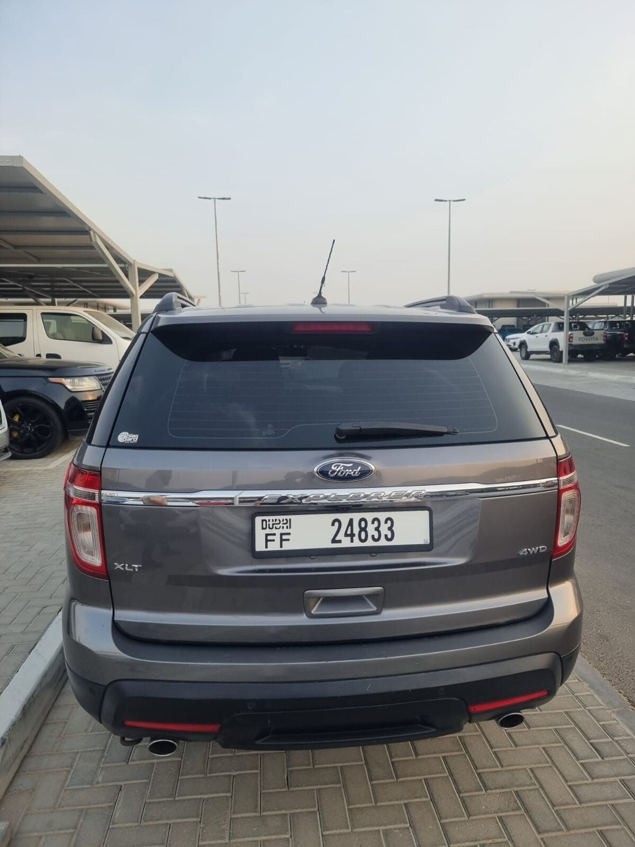 Ford Explorer BASE