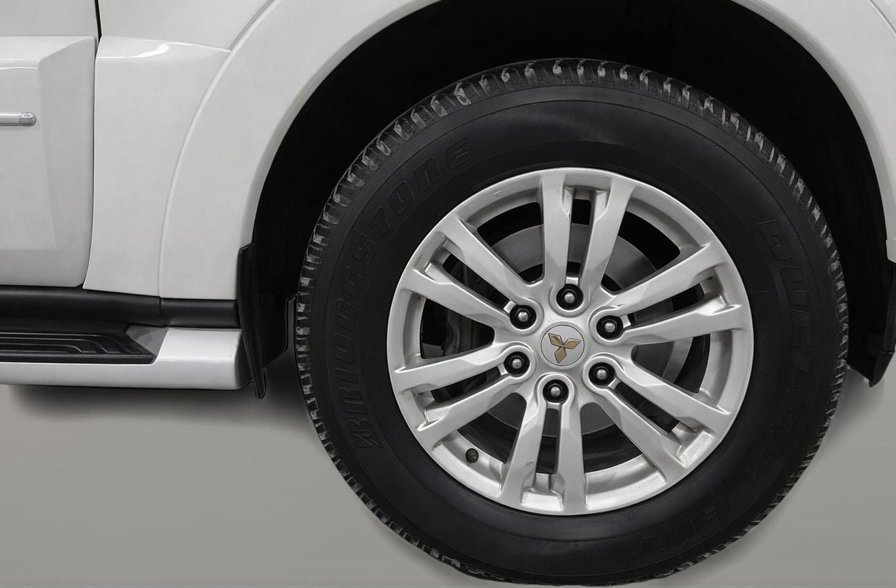 ميتسوبيشي باجيرو GLS HIGHLINE كارس24 هي سوق ضخم للسيارات المستعملة موثوق ومضمون ٪كارس24 هي سوق ضخم للسيارات المستعملة موثوق ومضمون