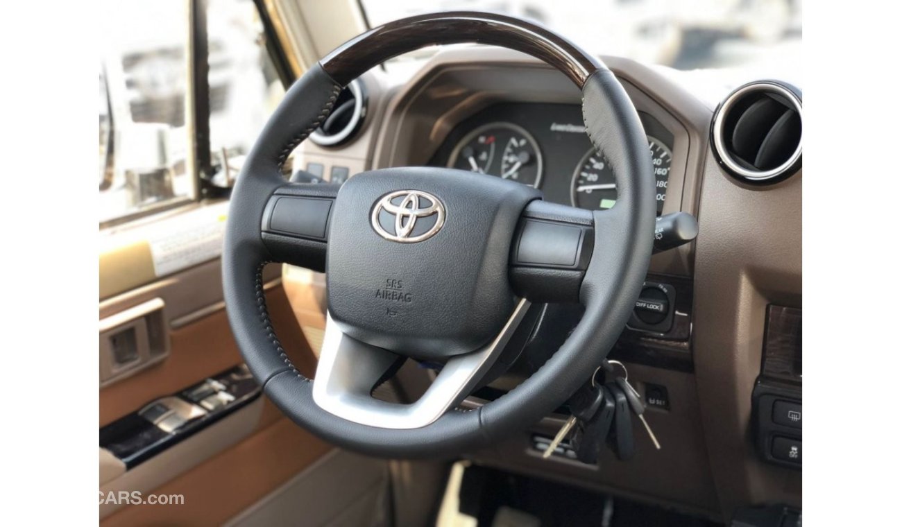 Toyota Land Cruiser Hard Top TOYOTA LAND CRUISER LX 71 FULL 4.0L PTR