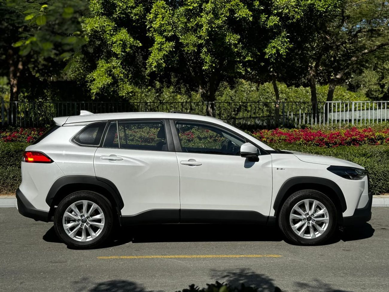 تويوتا كورولا كروس ✨(*Toyota Corolla Cross Hybrid)*✨ *Model*: 2025 *Price*: 76,000 AED *Mileage: 0 km/h *Price does not