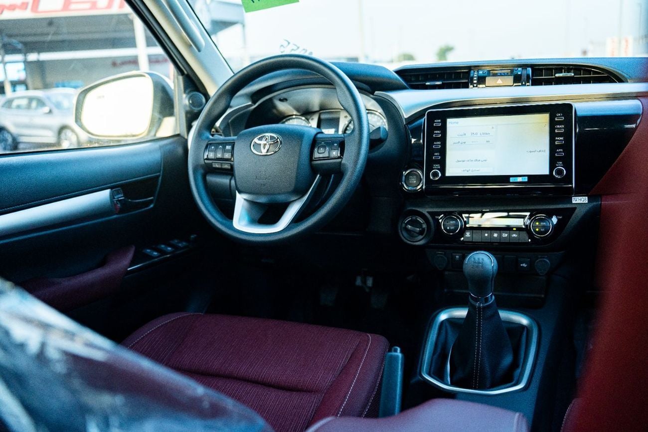 Toyota Hilux 2026 Toyota Hilux D/C  M/T  (2.7L   4WD)