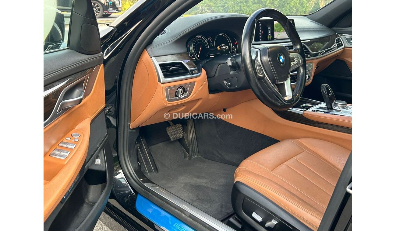 BMW 730Li Executive BMW 730 LI 2018 GCC OPGINAL PAINT // 2keys // ACCIDENT FREE // PERFECT CONDITION