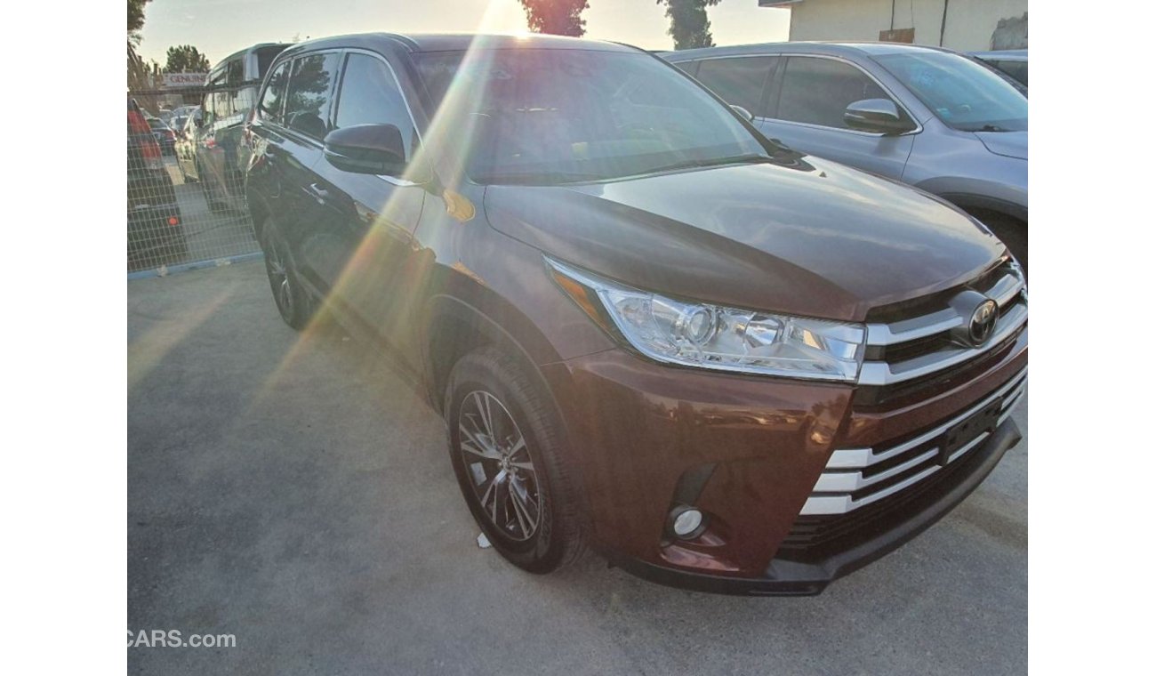 Toyota Highlander 2017 TOYOTA HIGHLANDER (Red edition) mid option