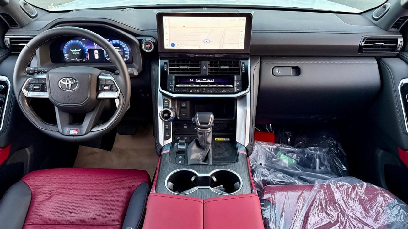 تويوتا لاند كروزر Toyota Land Cruiser GR Sport 3.5L 2025 White