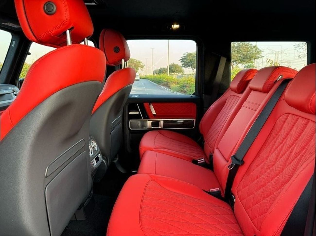 مرسيدس بنز G 63 AMG GCC SPEC UNDER WARRANTY AND SERVICE CONTRACT