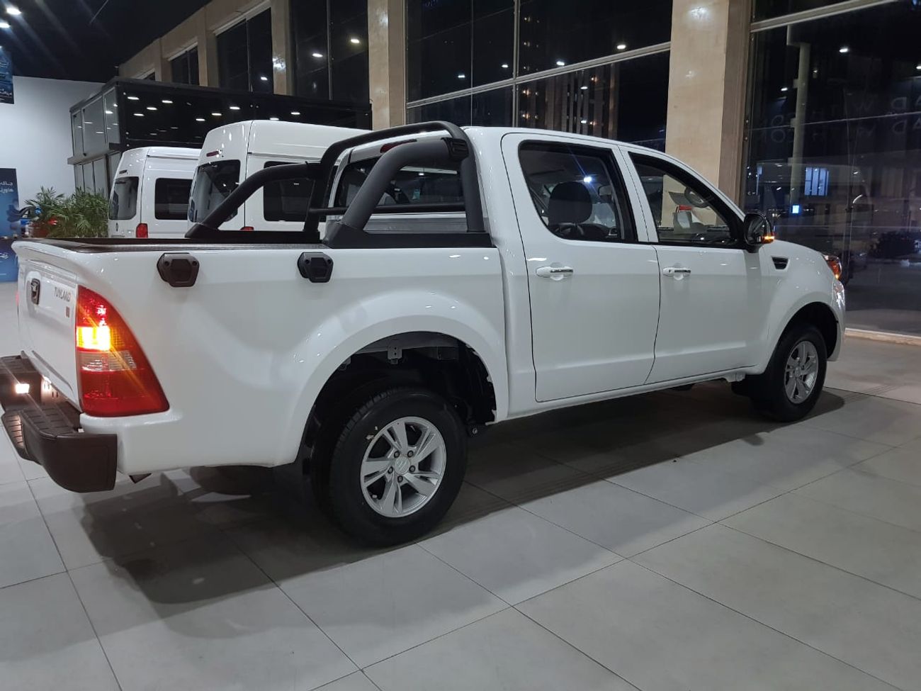 Foton Tunland Foton Tunland 2.4L Double Cabin PETROL(4X2) 2025 Manual POWER (Kw/HP): 100 kw / 135 HP TORQUE (N.m):