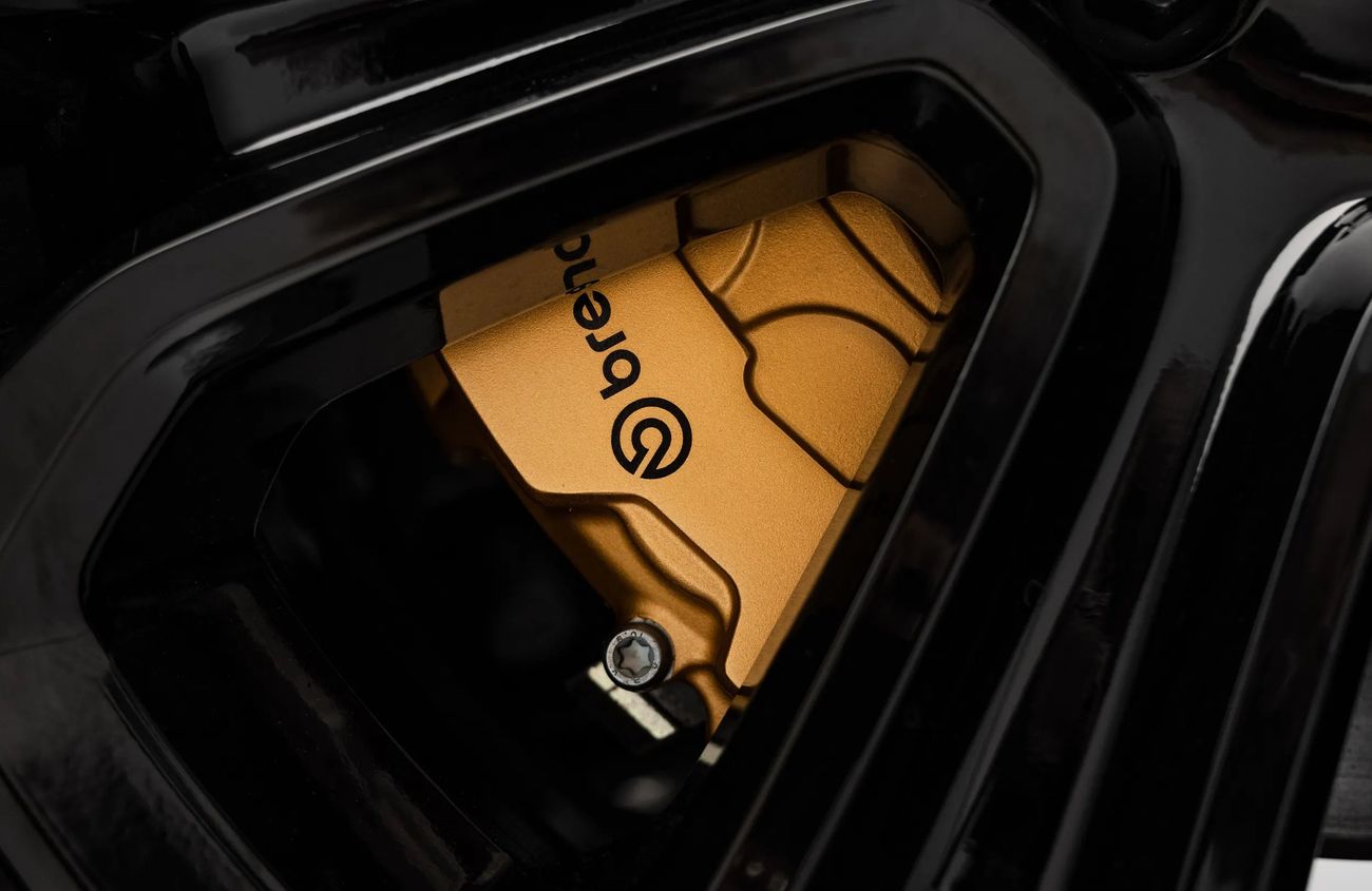 لاند روفر ديفندر 4.4L V8 Twin-Turbo Mild Hybrid Engine