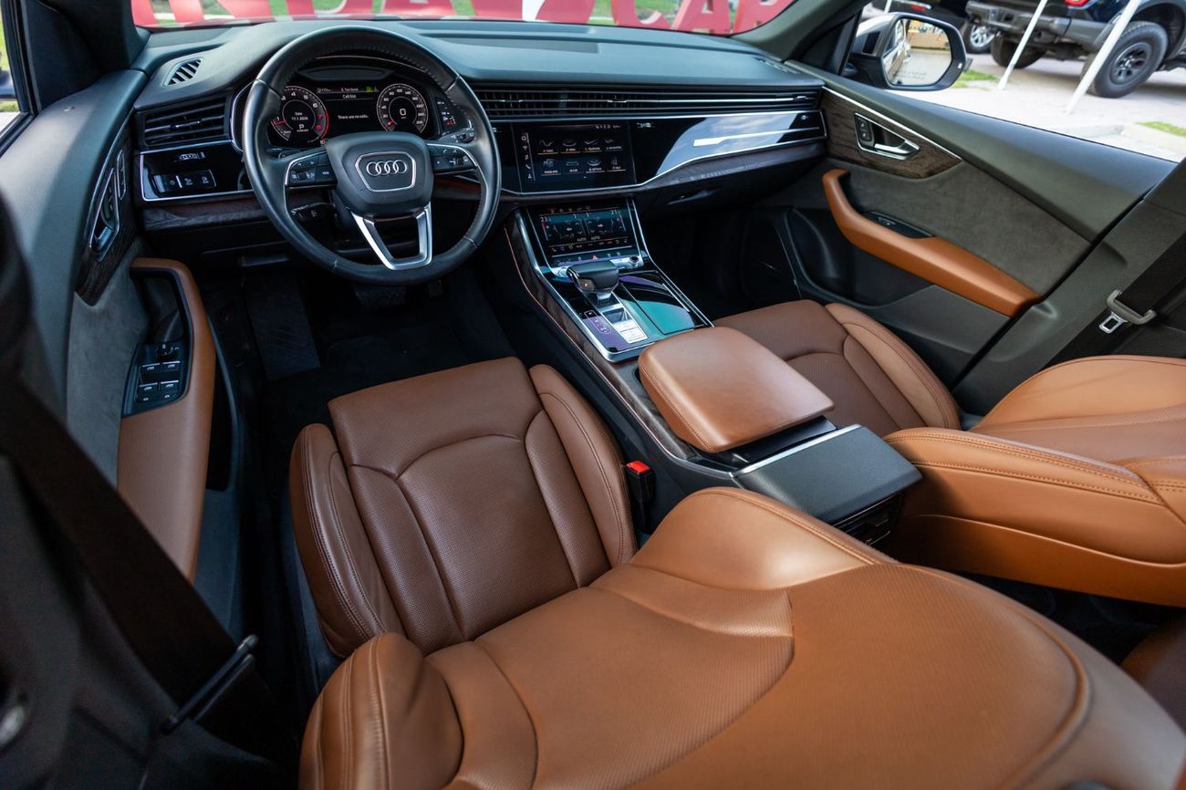 Audi Q8 55 TFSI quattro S-Line 3.0L (340 HP) Audi Q8 55TFSI Quattro S-Line 2019 GCC under Warranty with Flex