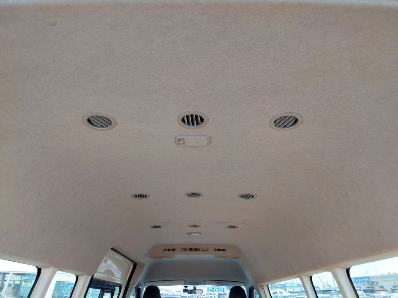 تويوتا هاياس TOYOTA HIACE VAN RHD 2015 MODEL 2.7 L PETROL AUTOMATIC(PM61832)