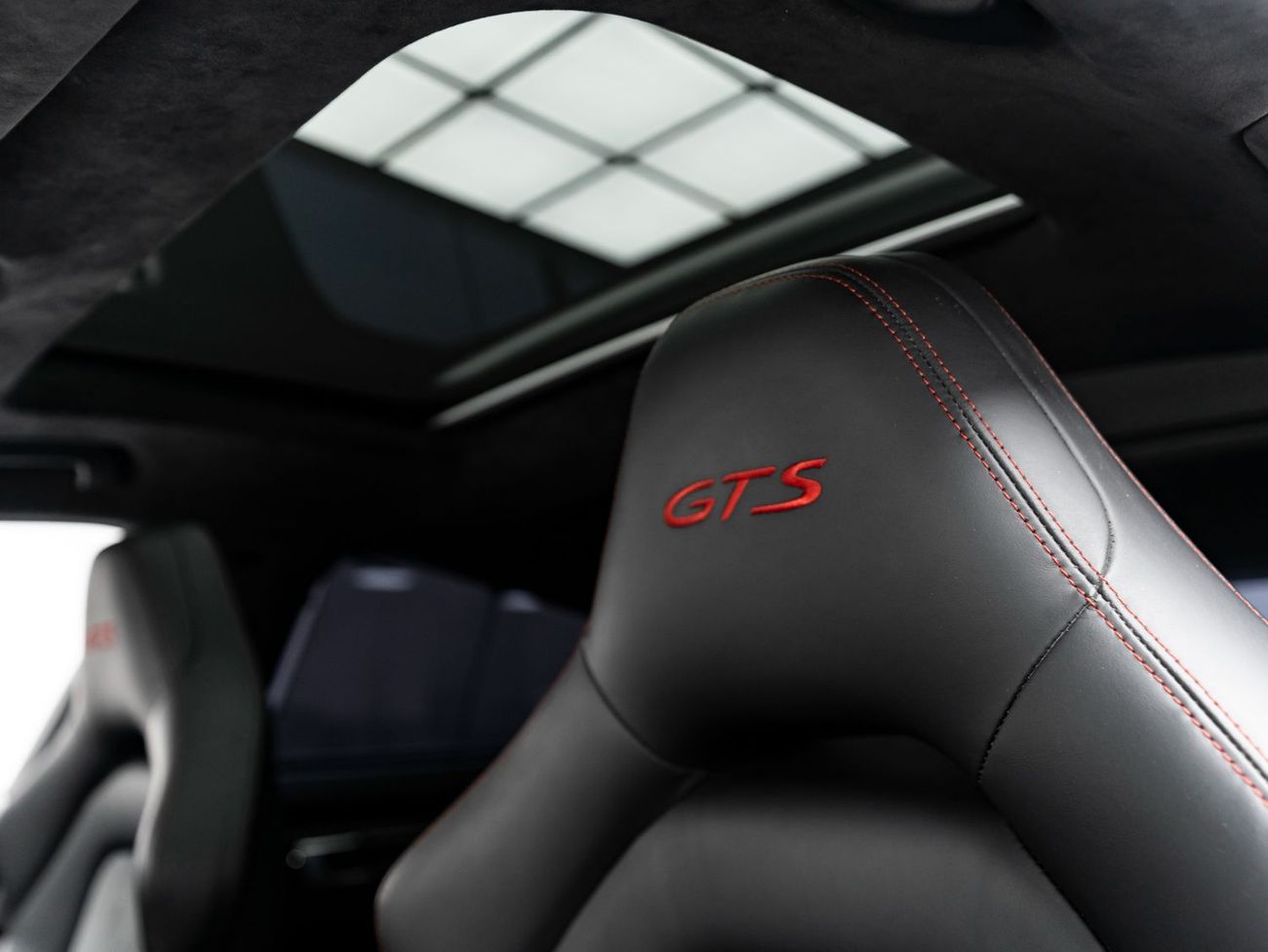 بورش باناميرا GTS 4.0L (454 HP) AWD