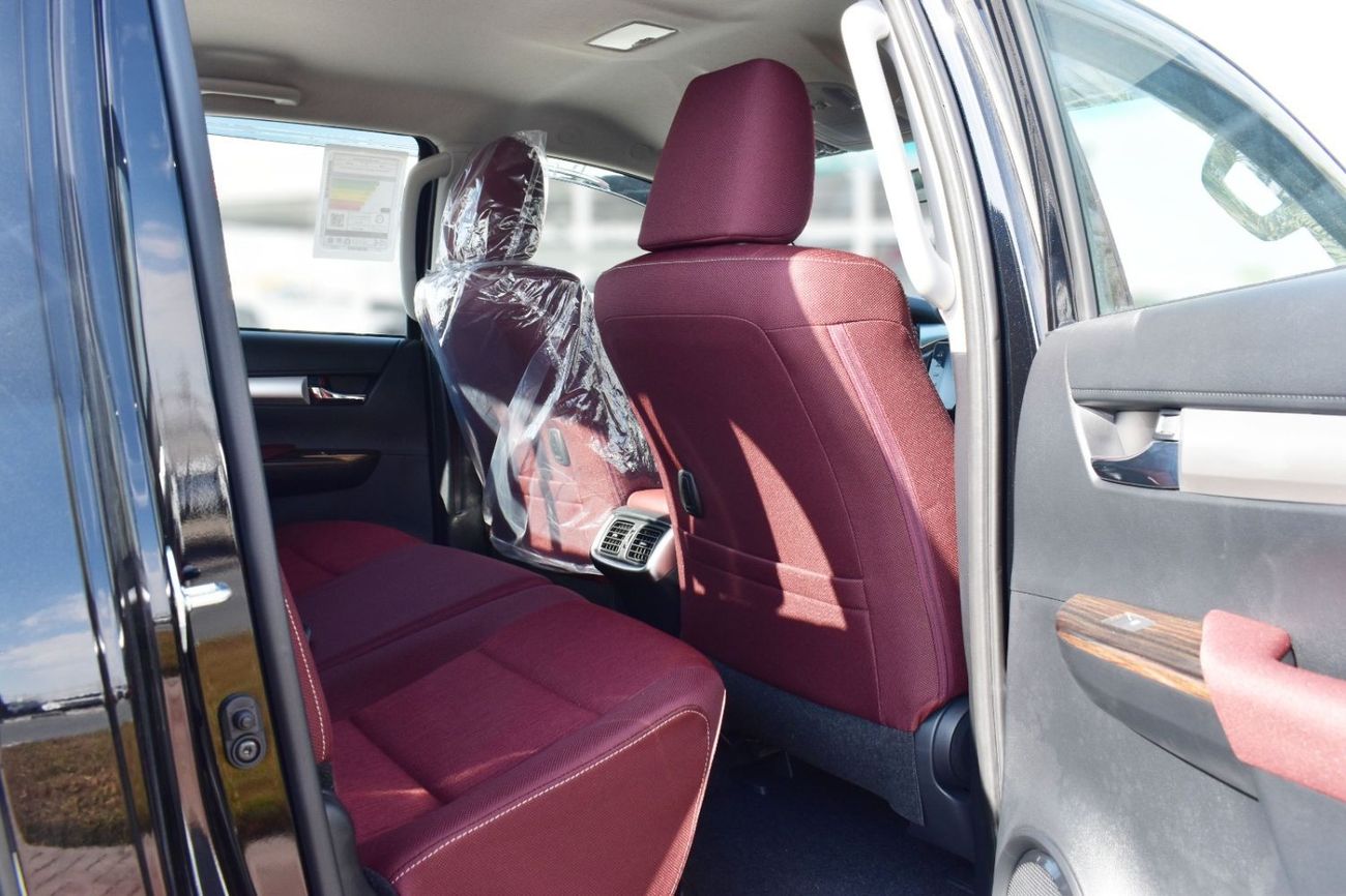 تويوتا هيلوكس TOYOTA HILUX 4.0 SR5 BLACK 2025