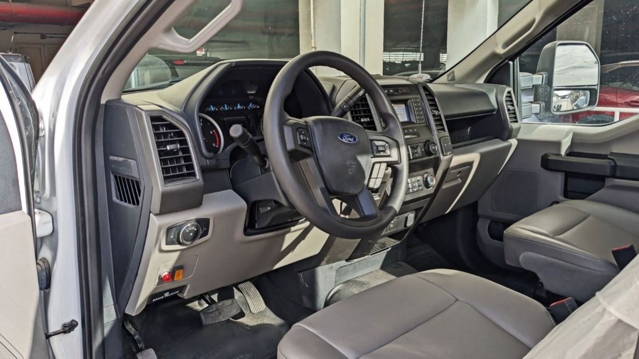 Ford F 550 6.7L-8CYL F-550 XL Super Duty-Dua Excellent Condition-GCC Specs