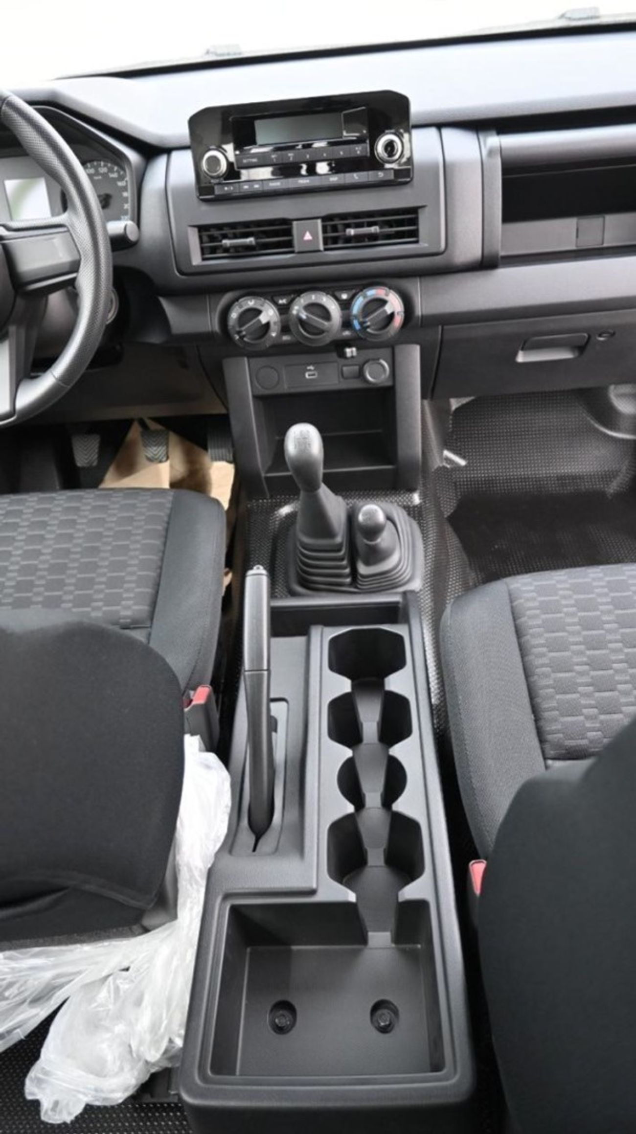 Mitsubishi L200 MITSUBISHI L200 2.4L DIESEL DCABIN 4X4 GL 5MT MID-LINE