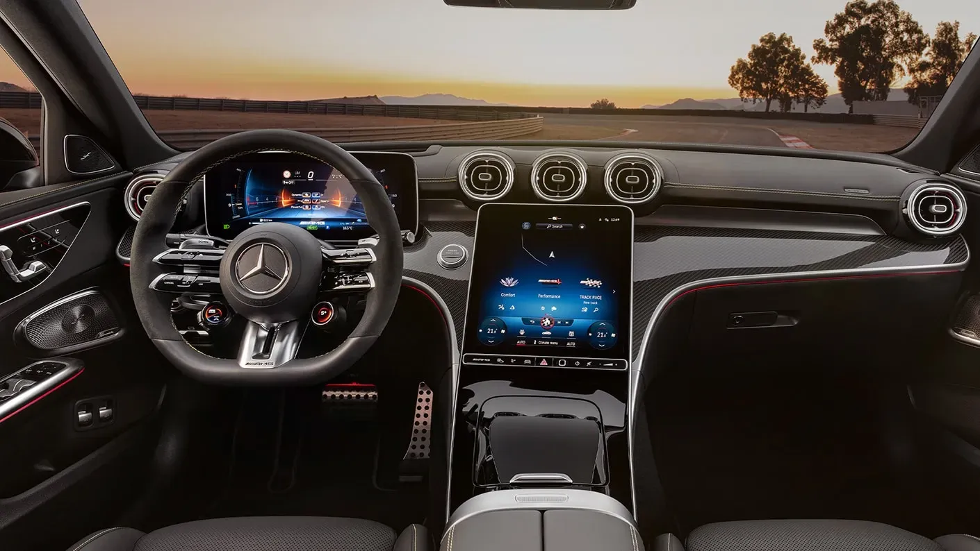مرسيدس بنز C 63 AMG interior - Cockpit