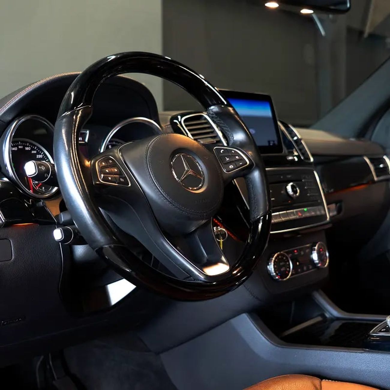 مرسيدس بنز GLS 500 Std 4.7L