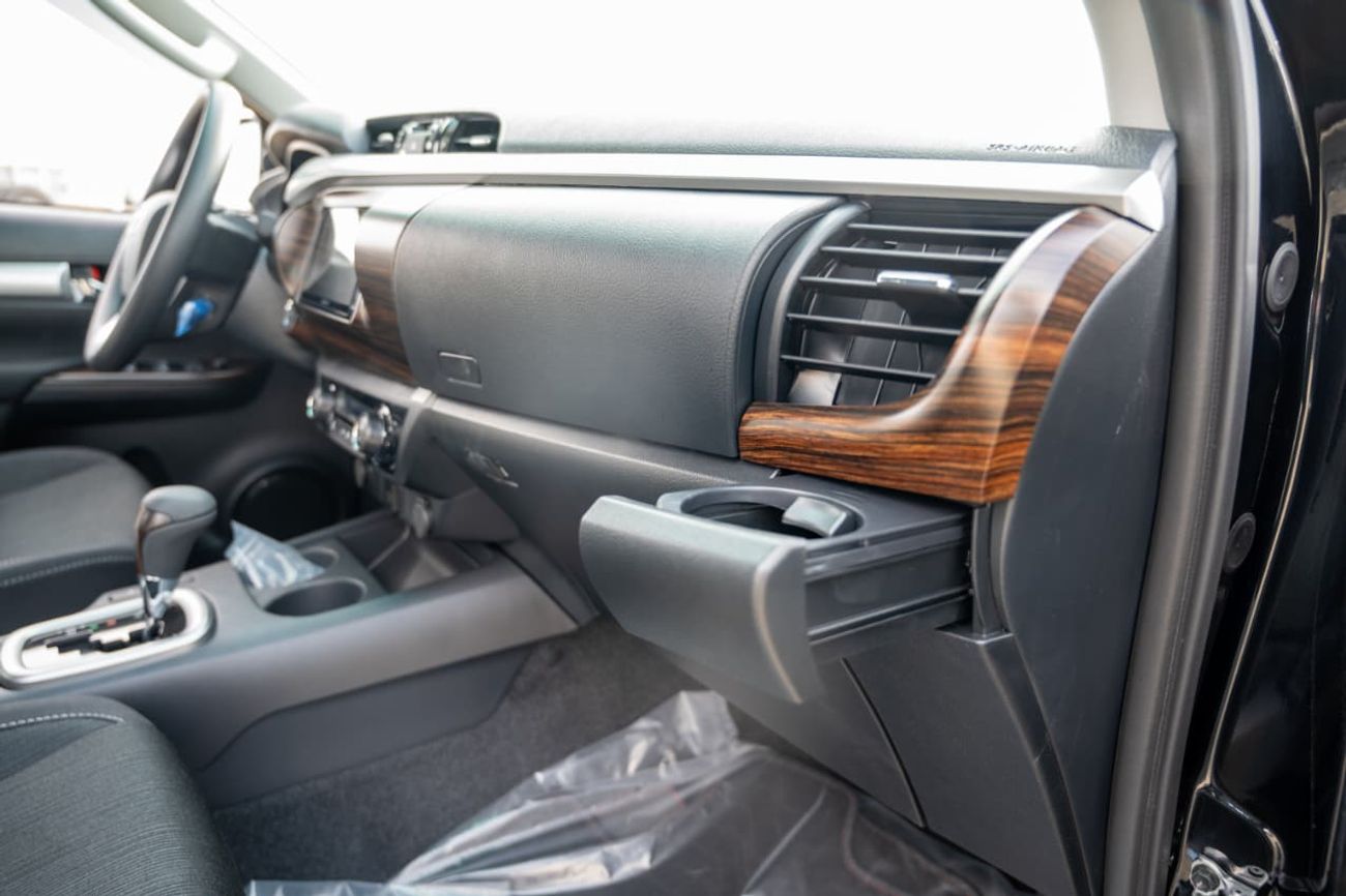 Toyota Hilux 2.7L 4x4 Double Cabin, Petrol, Full Option Automatic