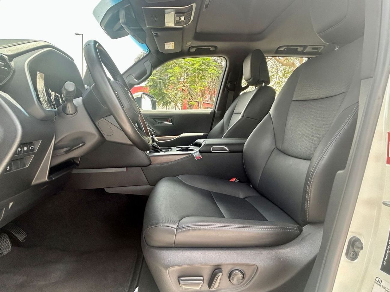 Toyota Land Cruiser GXR 3.5L TWIN TURBO 2022 GCC AL FUTTAIM SINGLE OWNER WITH AGENCY WARRANTY & SERVICE CONTRACT IN MINT