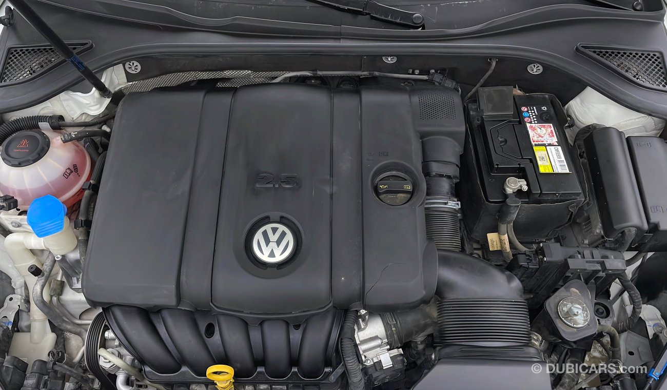 Volkswagen Passat S 2.5 | Under Warranty | Inspected on 150+ parameters