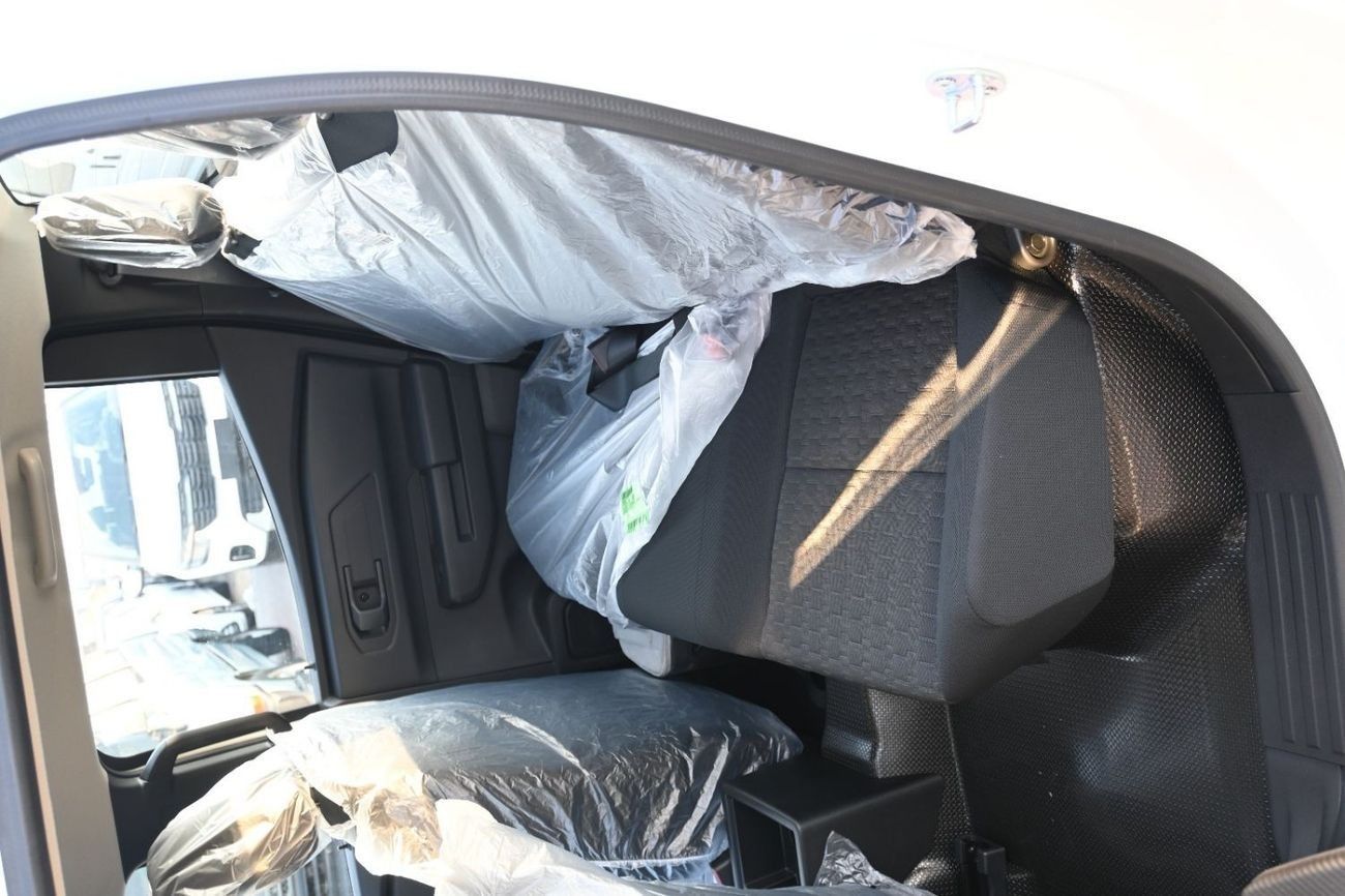 Mitsubishi L200 MITSUBISHI L200 2.4L PETROL DCABIN 4X4 GL 5MT