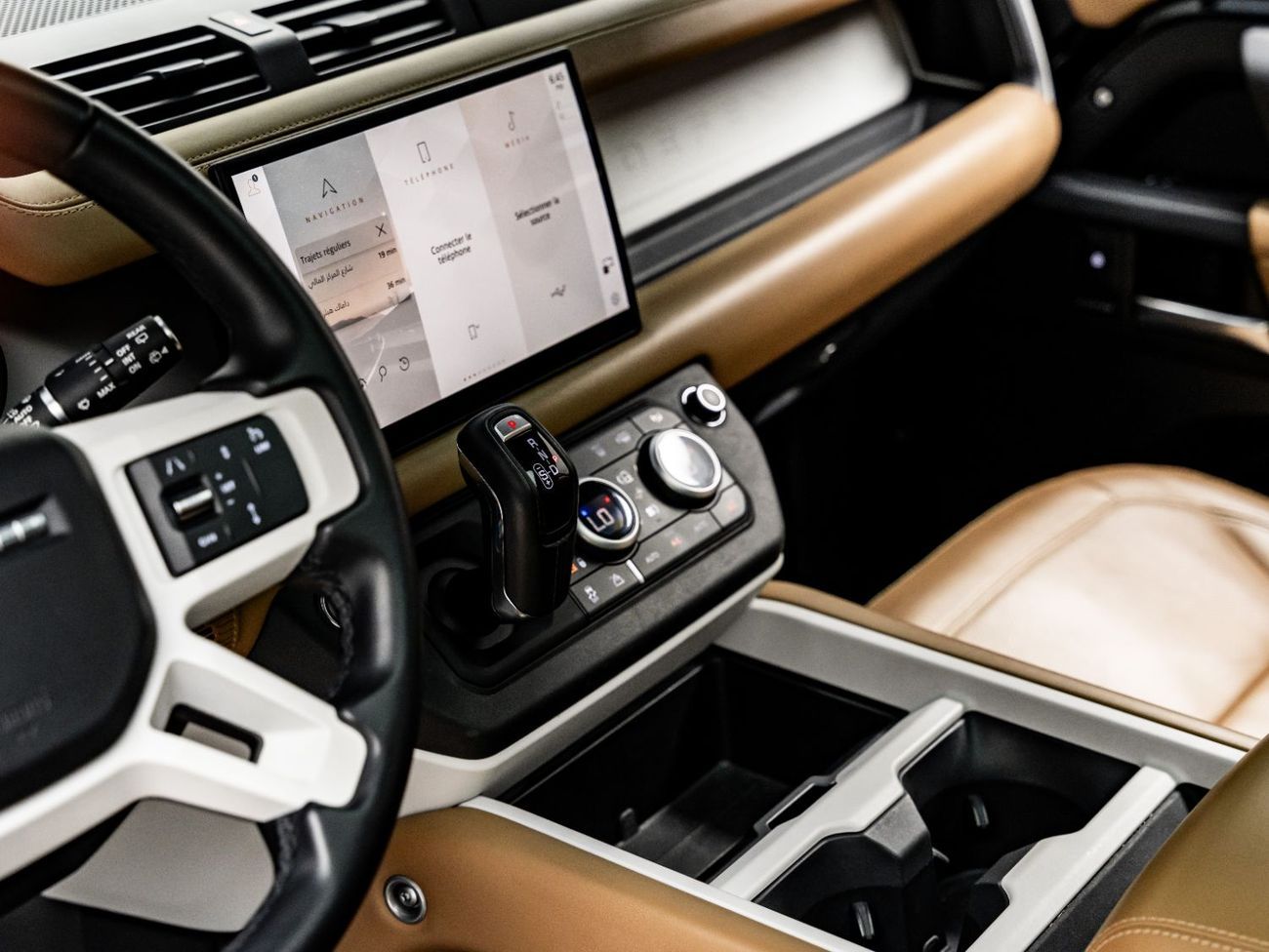 Land Rover Defender P400 110 X-Dynamic HSE 3.0L (5 Seater) 2025 Land Rover Defender 110 P400 HSE X-Dynamic, 2029 Land Ro