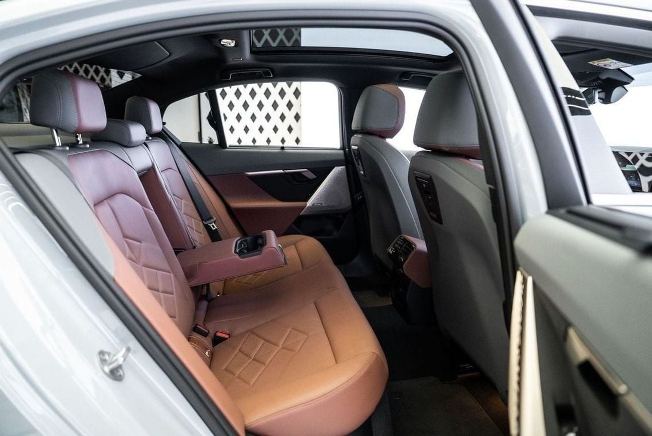 بي أم دبليو i5 EDRIVE40 M SPORT EDRIVE