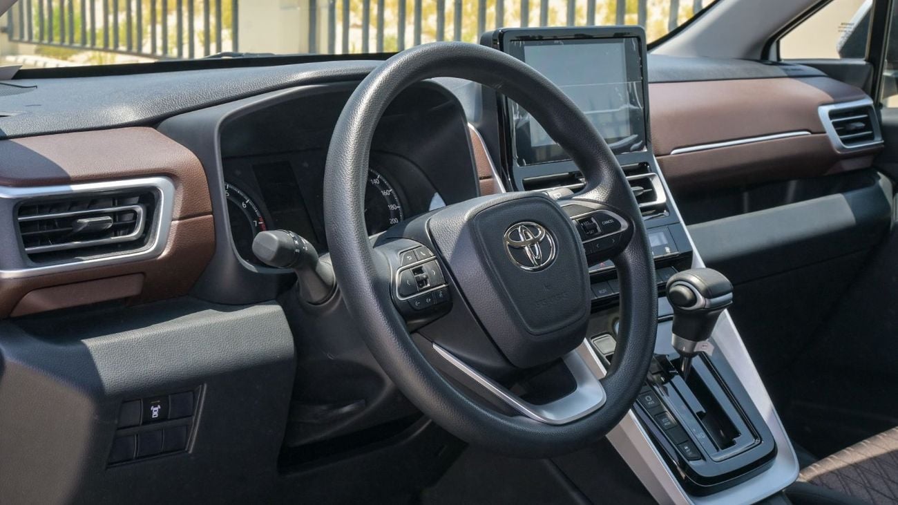 تويوتا إينوفا 2.0L, Petrol, 2024