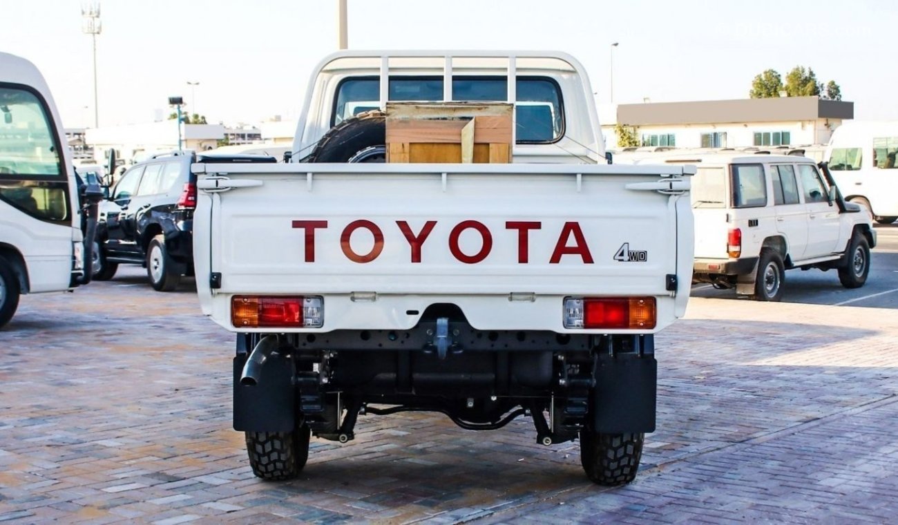 Toyota Land Cruiser Pick Up 79 4.2L v6 MT  (only for export)